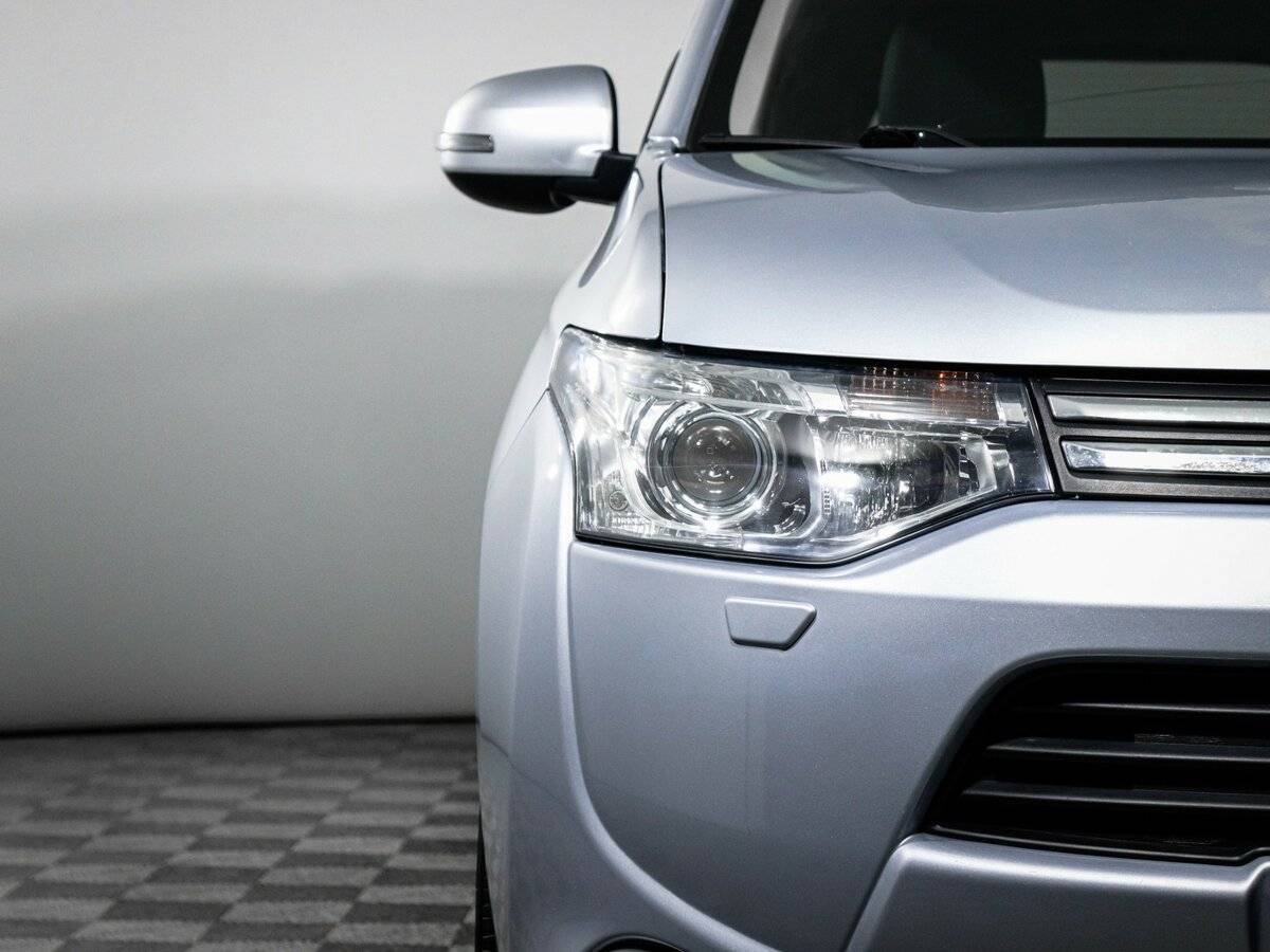Mitsubishi Outlander с пробегом — 2012 год. Фото: #15