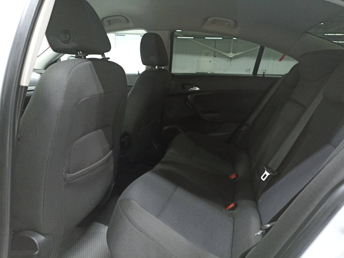 Opel Insignia с пробегом — 2014 год. Фото: #11