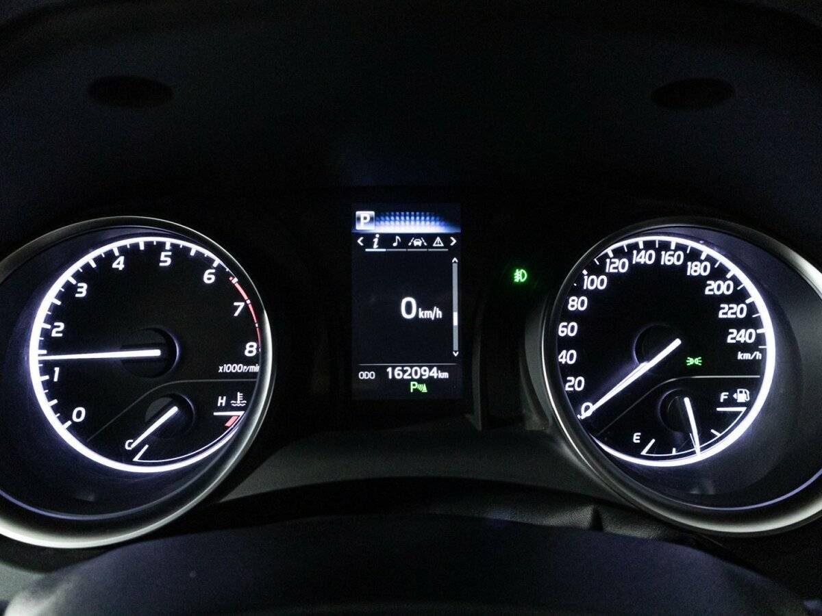 Toyota Camry с пробегом — 2019 год. Фото: #11