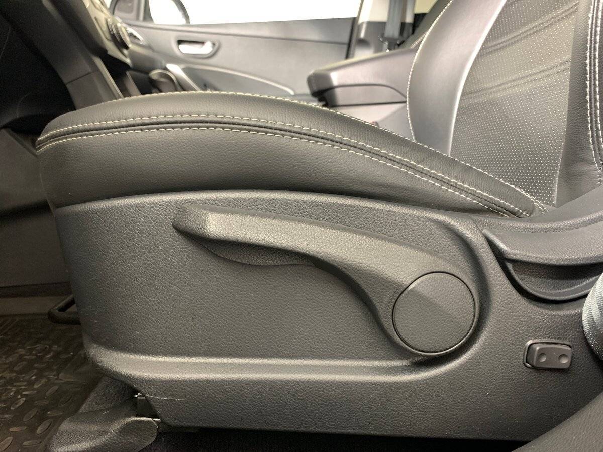 Hyundai Santa Fe с пробегом — 2014 год. Фото: #15