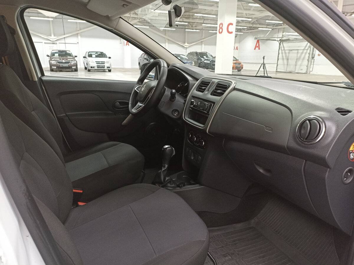 Renault Logan с пробегом — 2020 год. Фото: #10