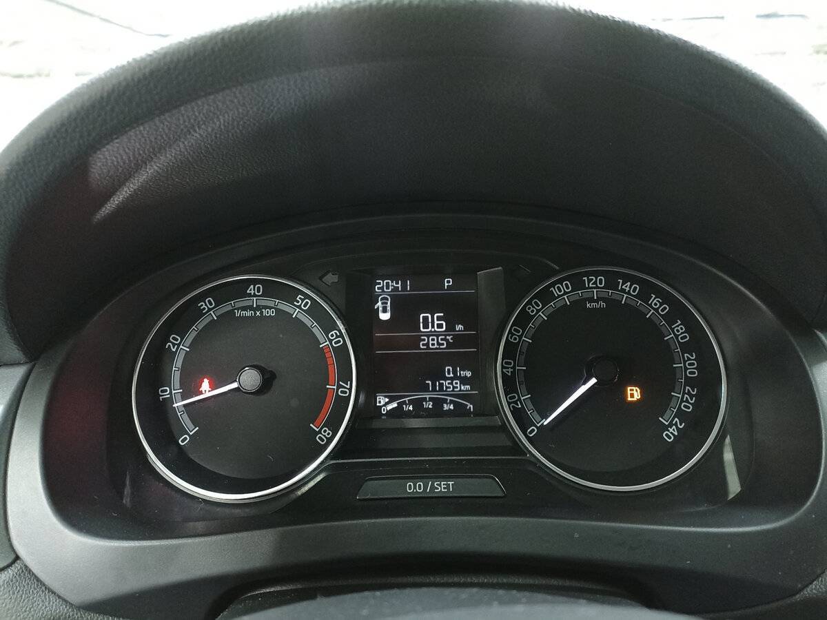 Skoda Rapid с пробегом — 2018 год. Фото: #12