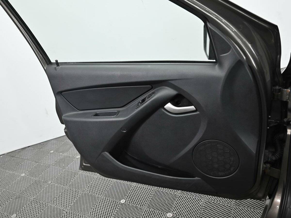 Lada (ВАЗ) Granta с пробегом — 2019 год. Фото: #6