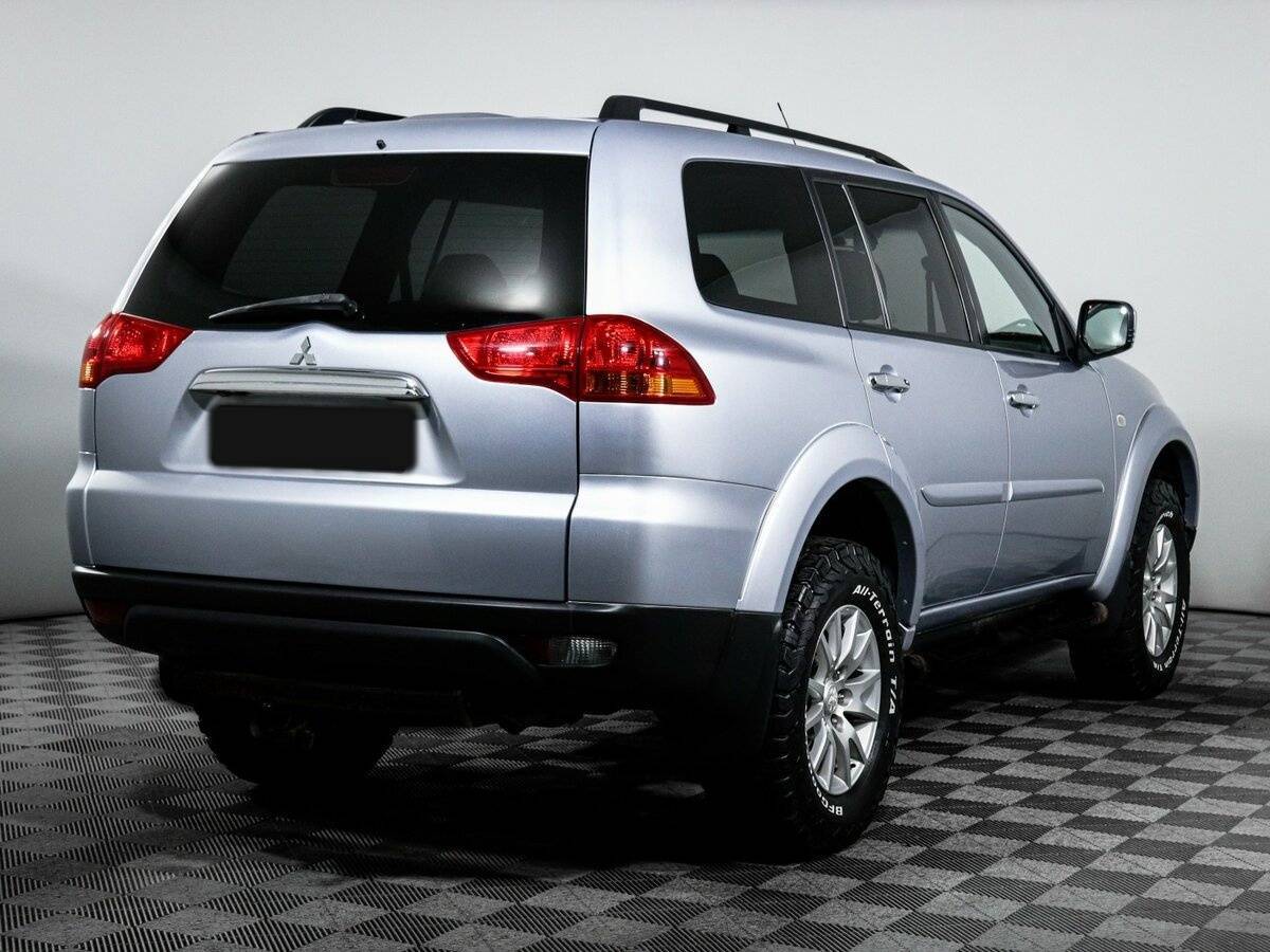 Mitsubishi Pajero Sport с пробегом — 2013 год. Фото: #4