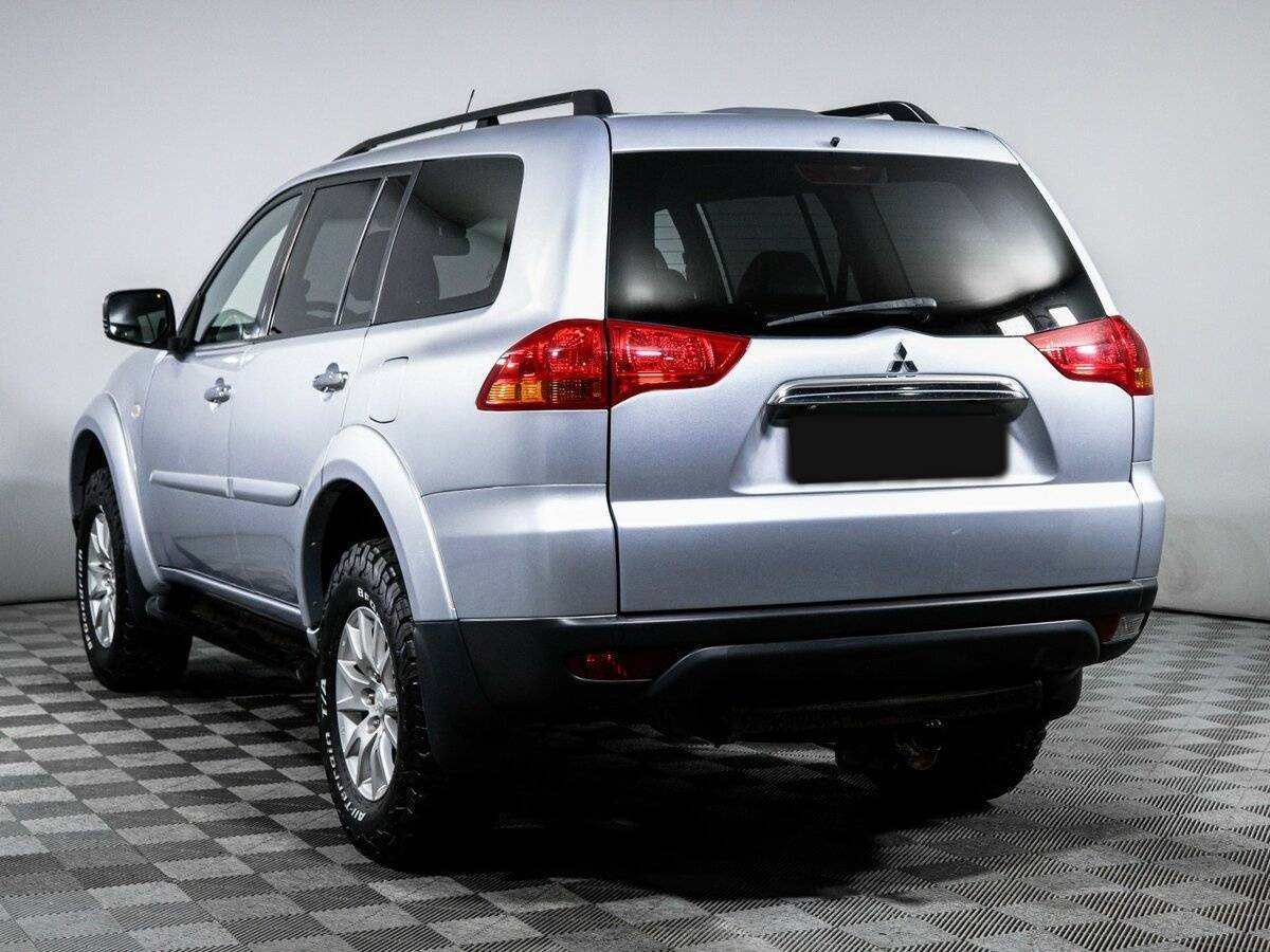 Mitsubishi Pajero Sport с пробегом — 2013 год. Фото: #6