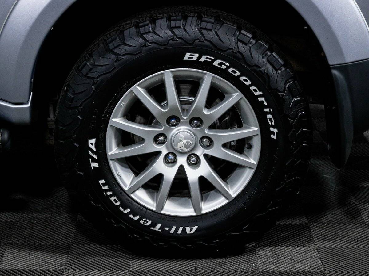 Mitsubishi Pajero Sport с пробегом — 2013 год. Фото: #14