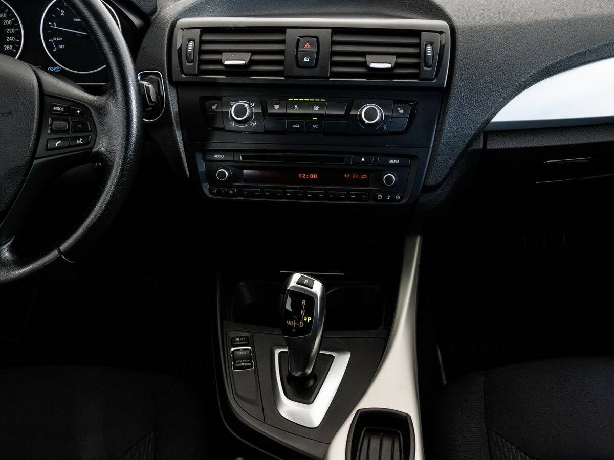 BMW 1 серии с пробегом — 2013 год. Фото: #9