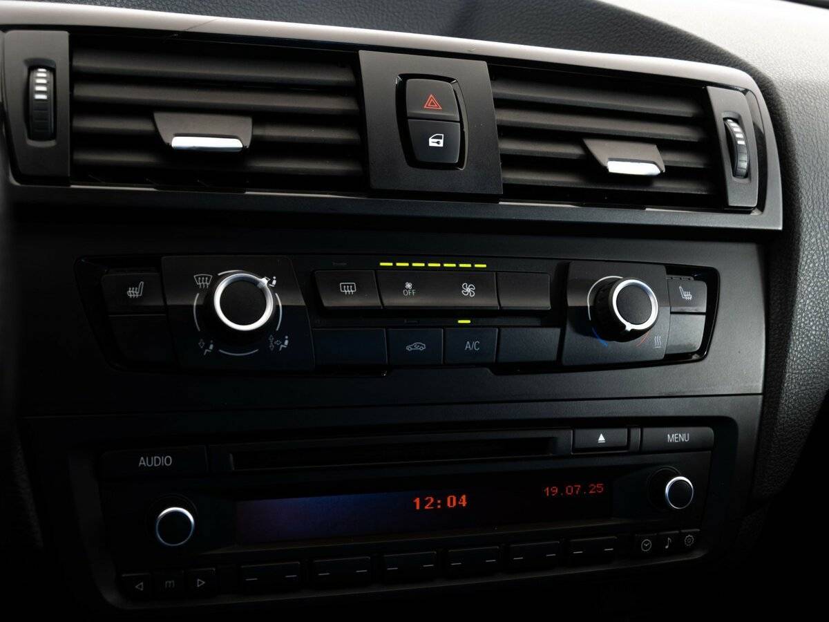 BMW 1 серии с пробегом — 2013 год. Фото: #11