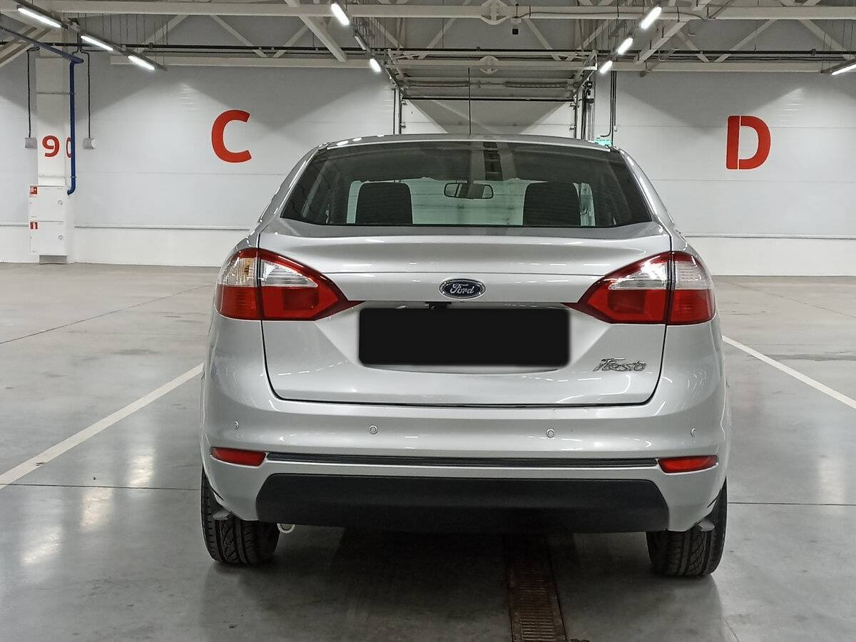 Ford Fiesta с пробегом — 2015 год. Фото: #5
