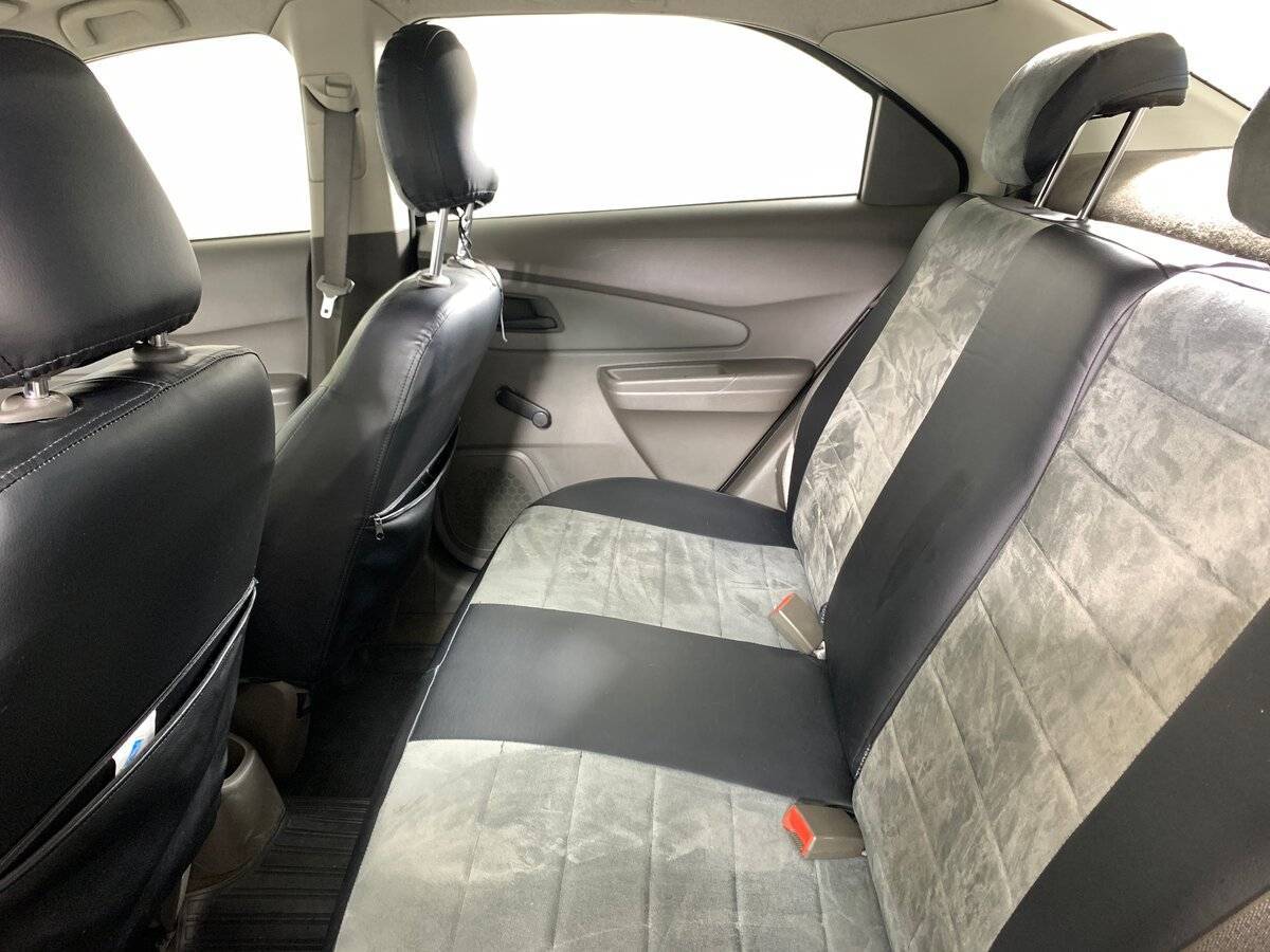 Chevrolet Cobalt с пробегом — 2013 год. Фото: #17