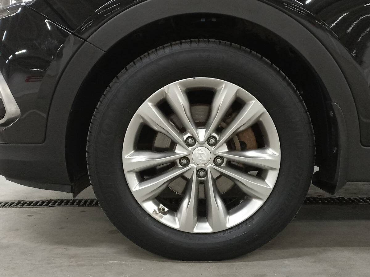 Hyundai Santa Fe с пробегом — 2017 год. Фото: #17