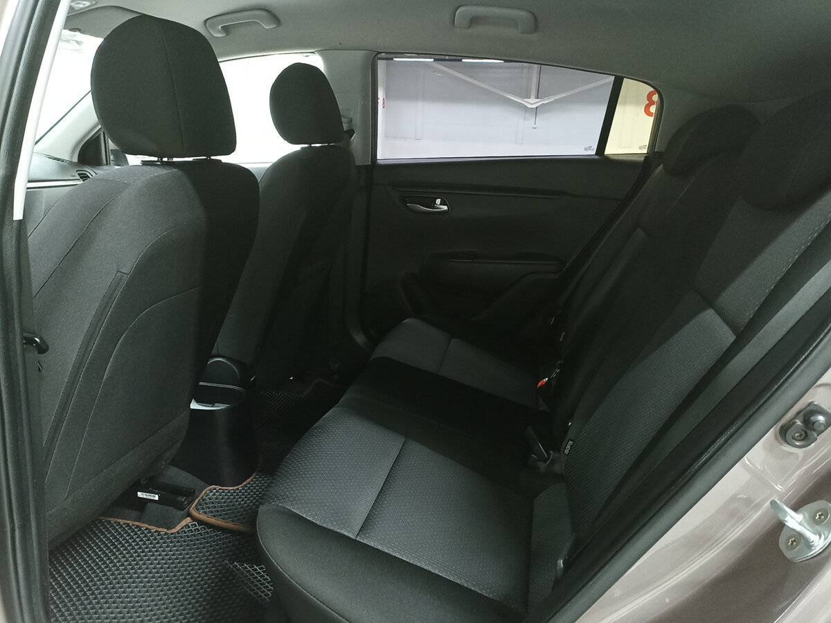 Kia Rio с пробегом — 2020 год. Фото: #11