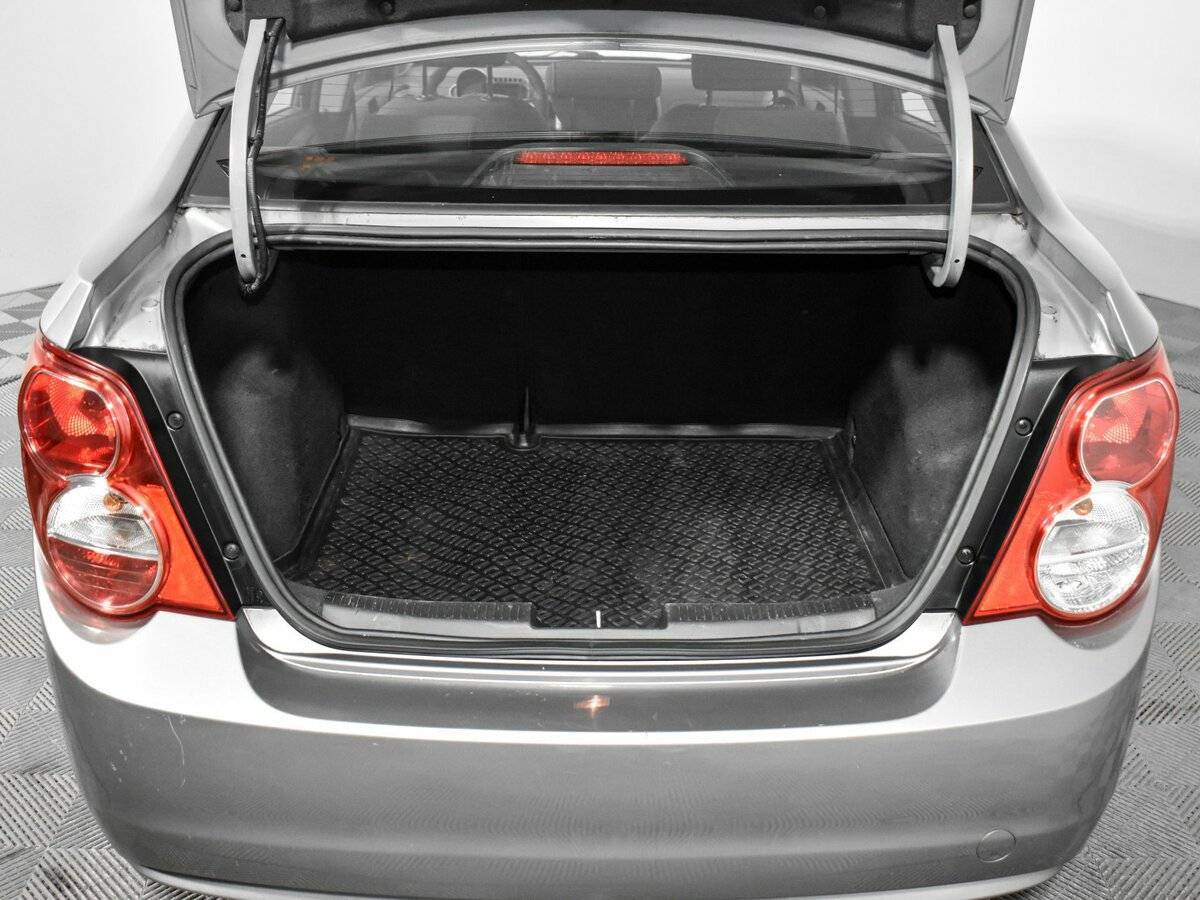 Chevrolet Aveo с пробегом — 2012 год. Фото: #18