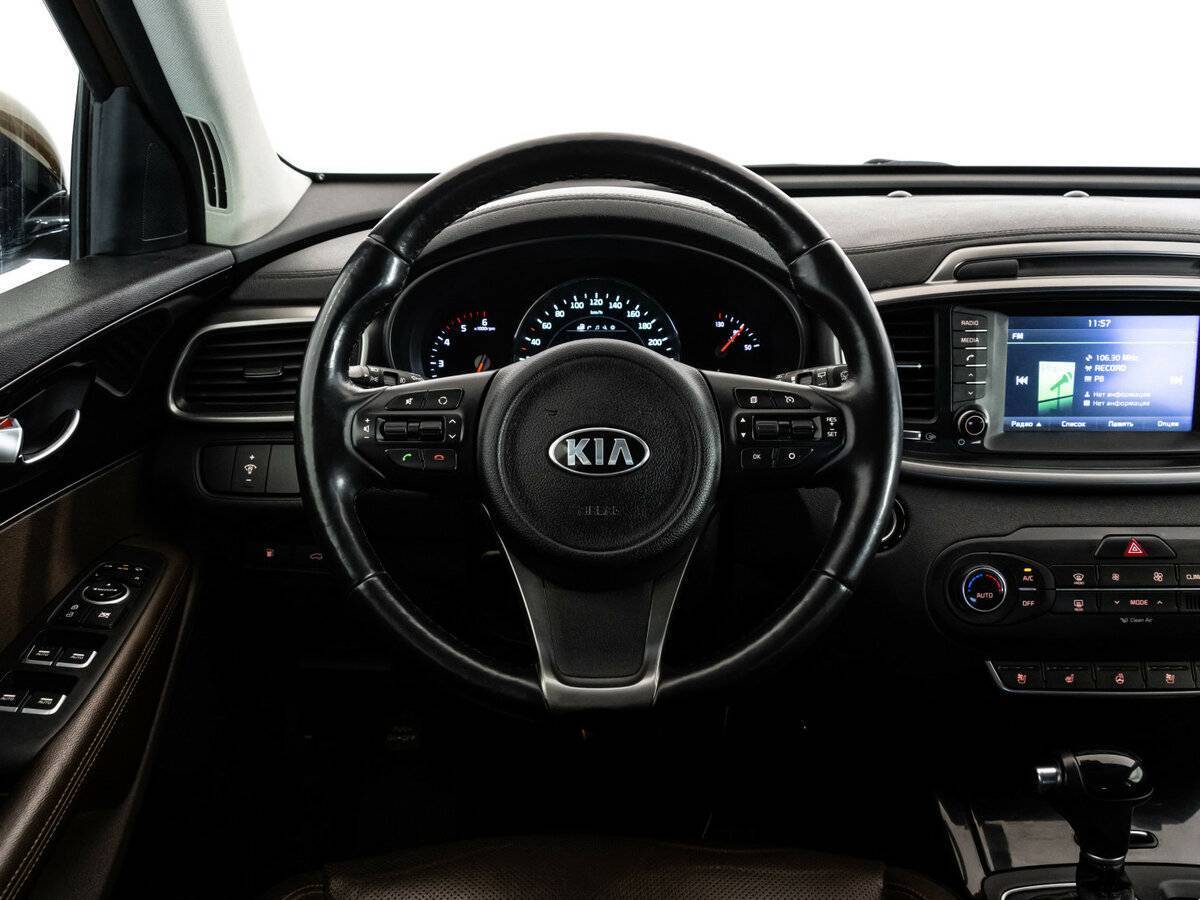 Kia Sorento с пробегом — 2015 год. Фото: #10