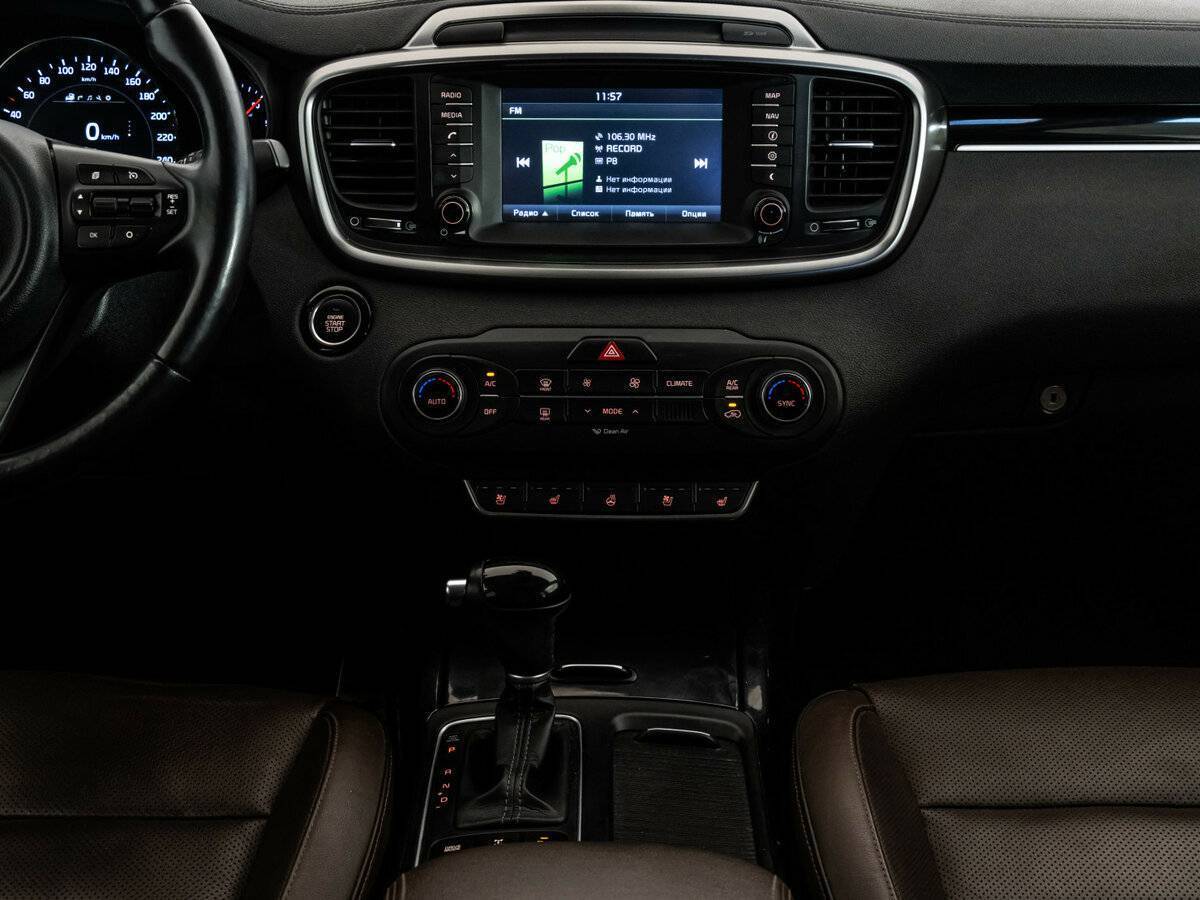 Kia Sorento с пробегом — 2015 год. Фото: #12