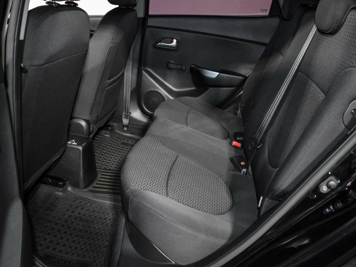 Kia Rio с пробегом — 2012 год. Фото: #10