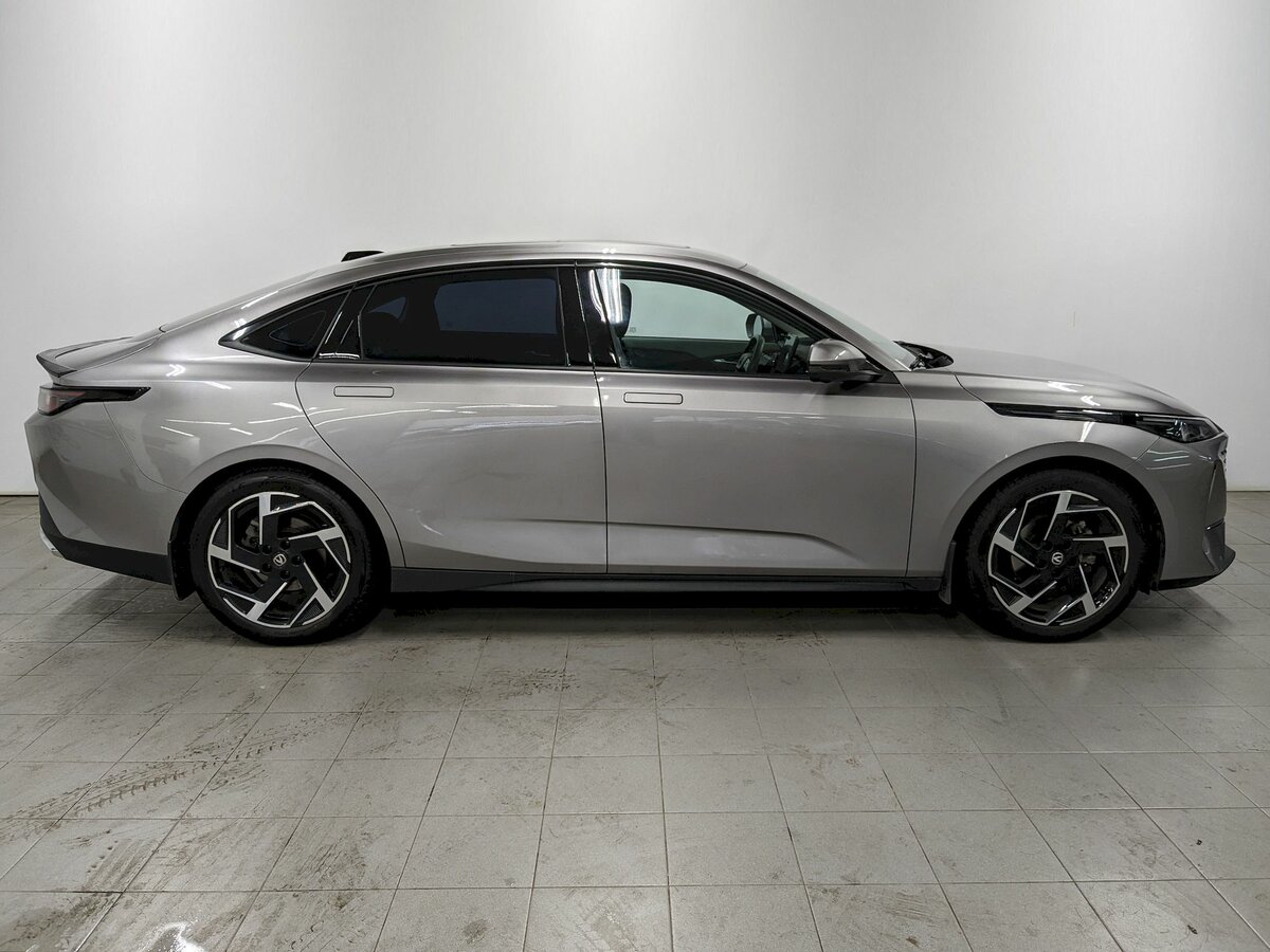 Changan Lamore с пробегом — 2023 год. Фото: #3