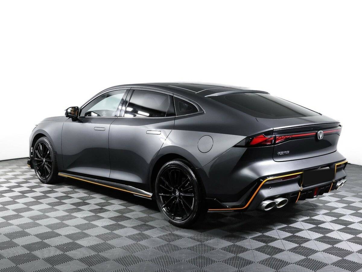 Changan UNI-V с пробегом — 2023 год. Фото: #3