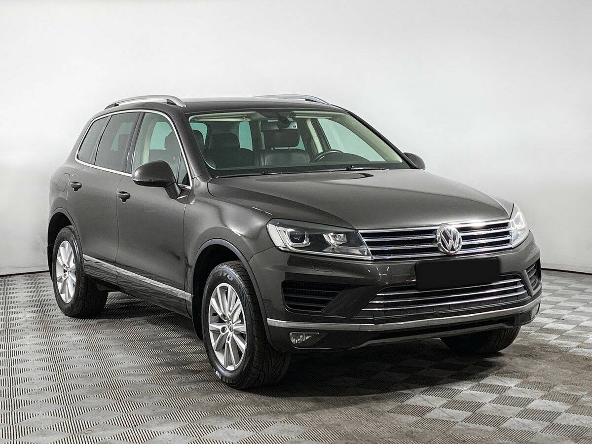 Volkswagen Touareg с пробегом — 2015 год. Фото: #2