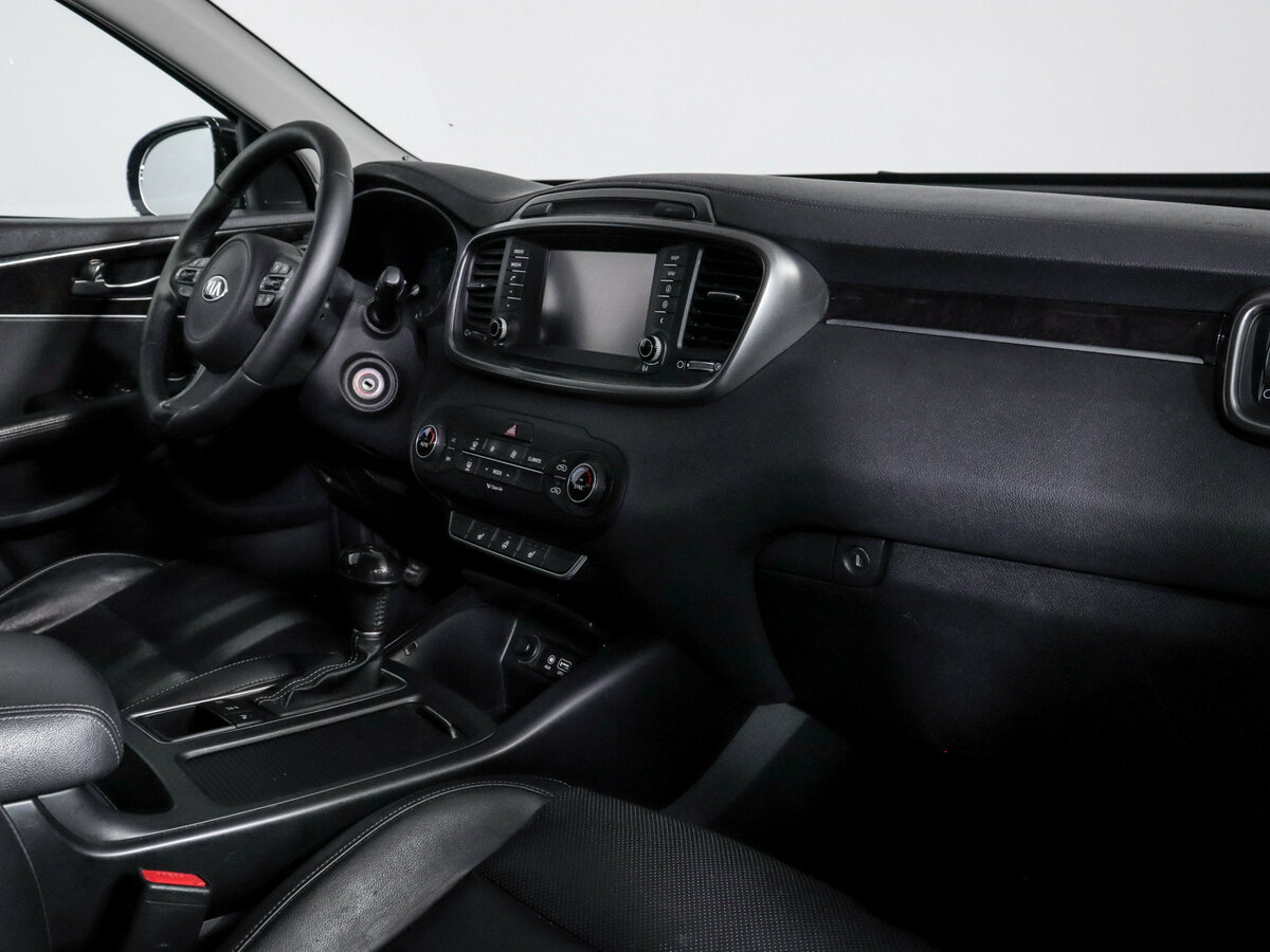 Kia Sorento с пробегом — 2017 год. Фото: #8