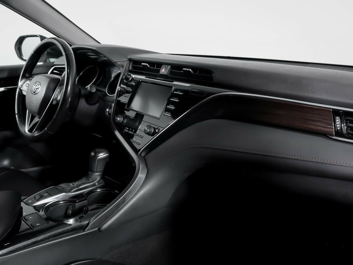 Toyota Camry с пробегом — 2020 год. Фото: #6