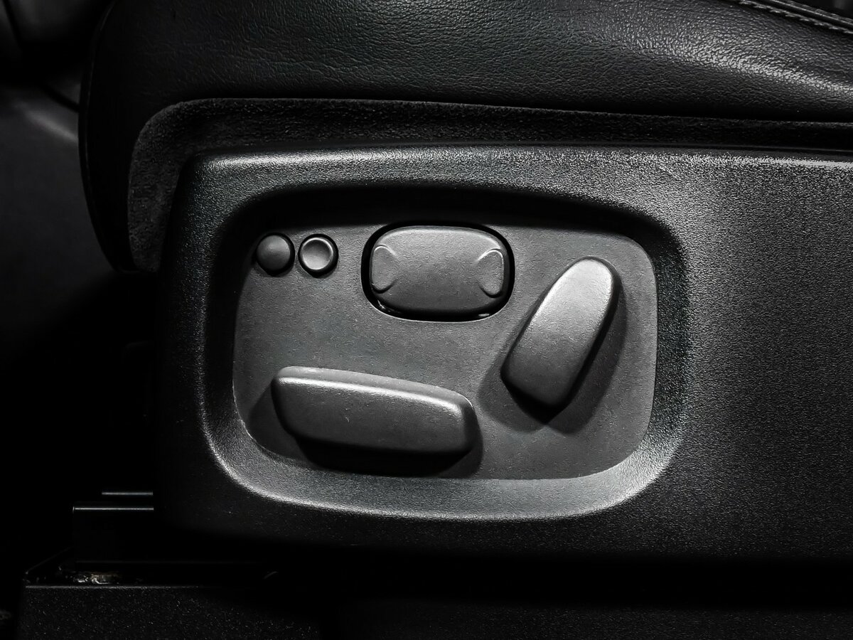 Land Rover Discovery с пробегом — 2013 год. Фото: #18