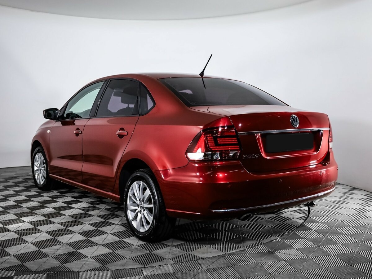 Volkswagen Polo с пробегом — 2015 год. Фото: #2