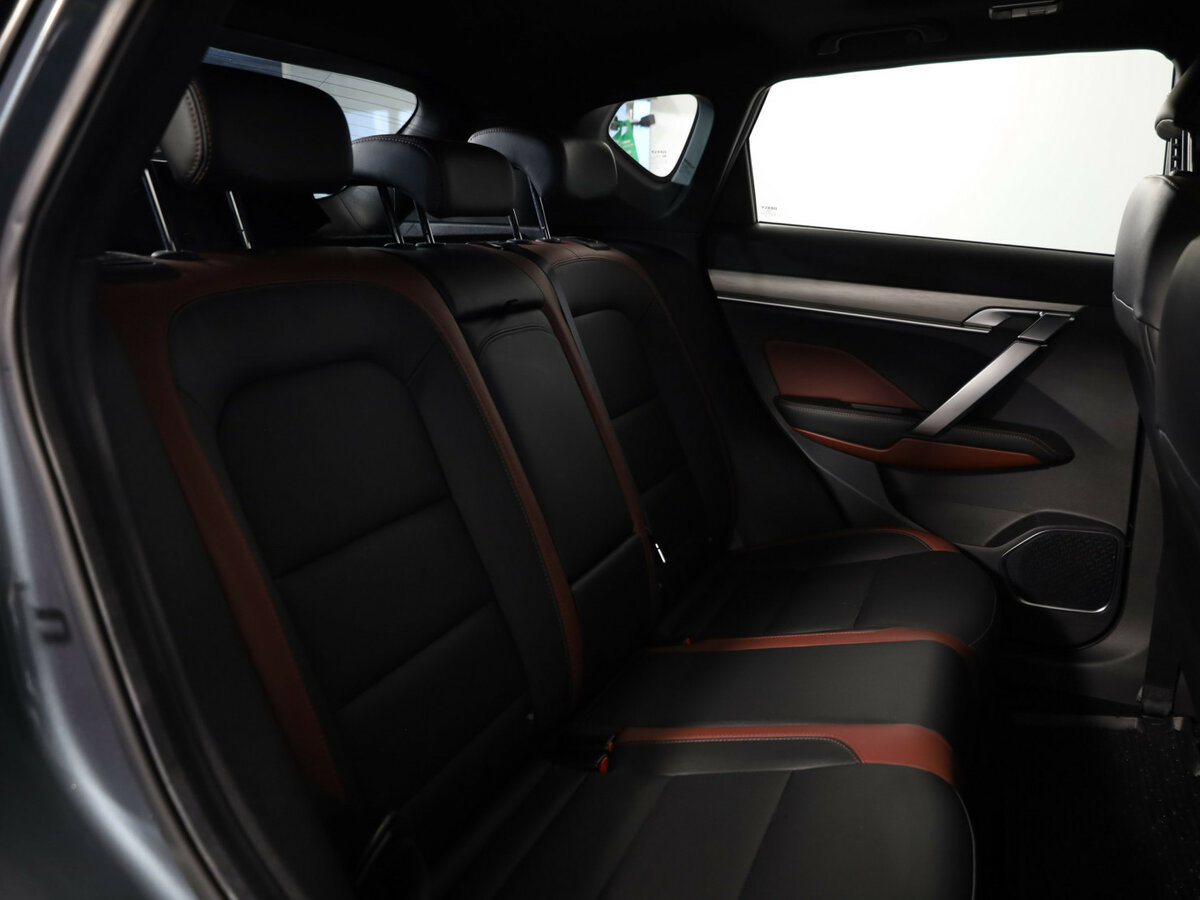 Geely Coolray с пробегом — 2022 год. Фото: #12