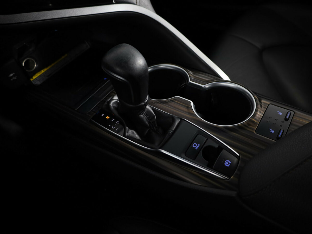 Toyota Camry с пробегом — 2021 год. Фото: #12