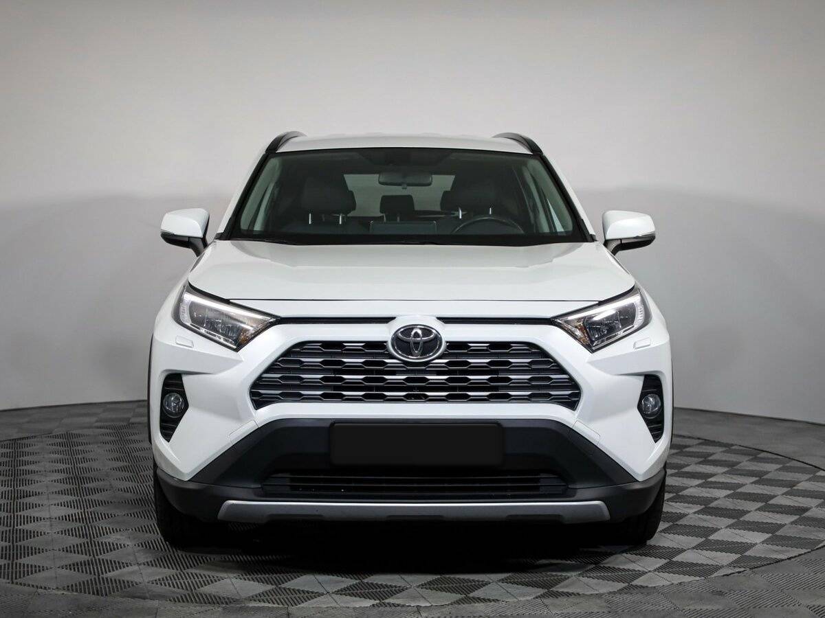 Toyota RAV4 с пробегом — 2019 год. Фото: #7