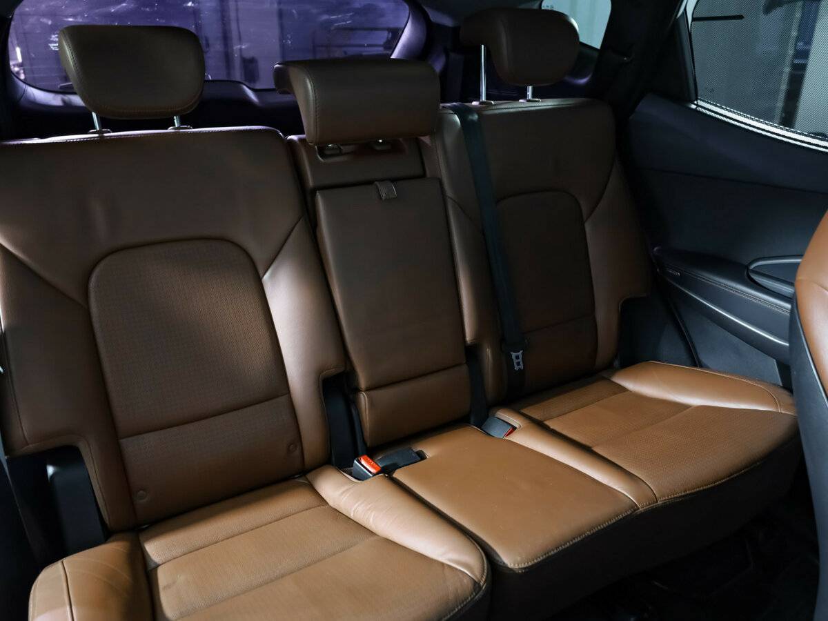 Hyundai Santa Fe с пробегом — 2012 год. Фото: #29