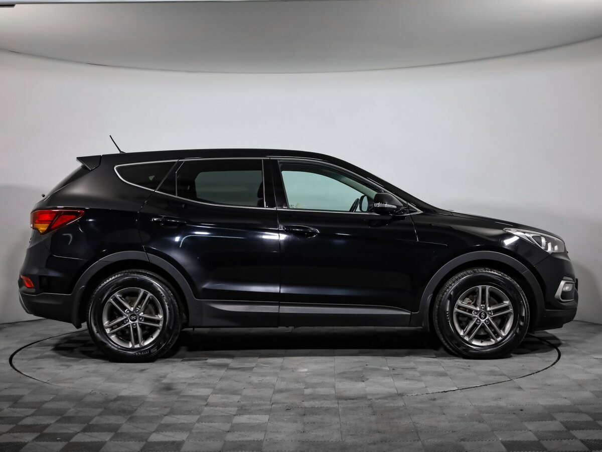 Hyundai Santa Fe с пробегом — 2016 год. Фото: #3