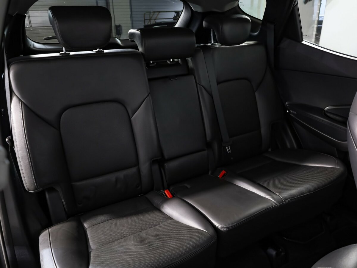 Hyundai Santa Fe с пробегом — 2016 год. Фото: #21