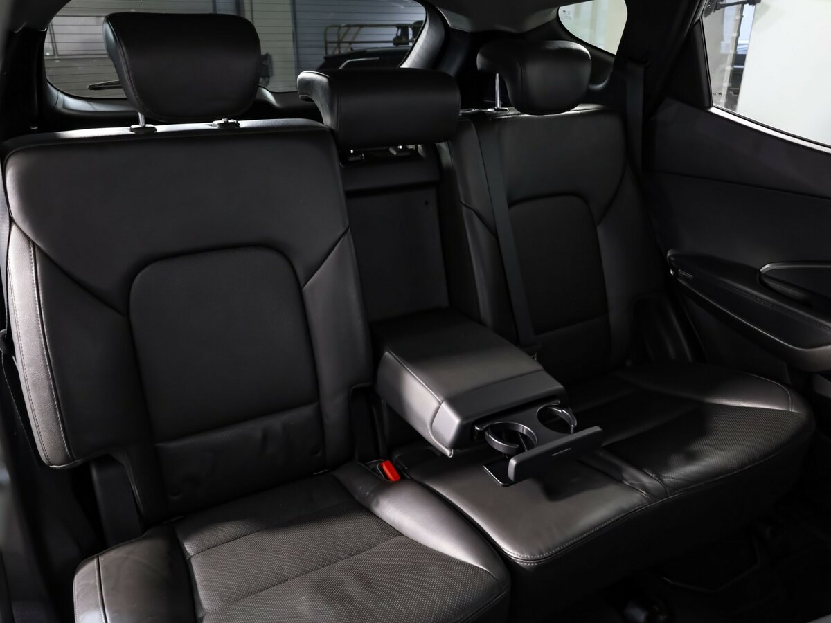 Hyundai Santa Fe с пробегом — 2016 год. Фото: #22