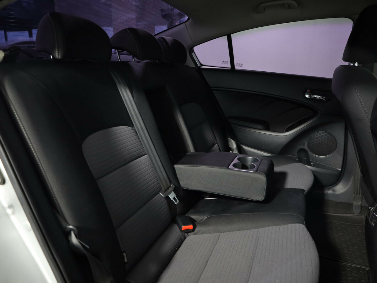 Kia Cerato с пробегом — 2013 год. Фото: #12