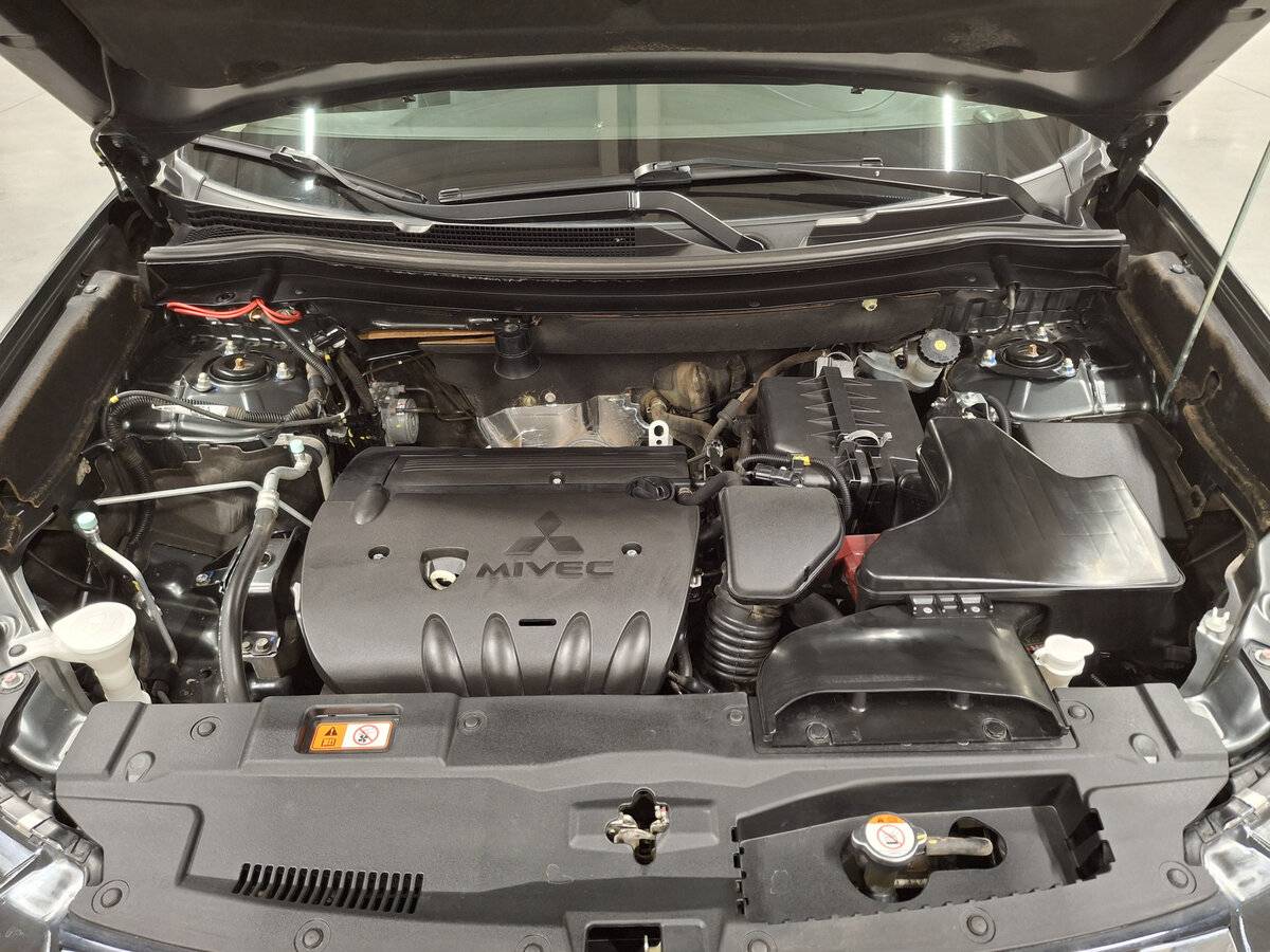 Mitsubishi Outlander с пробегом — 2016 год. Фото: #8