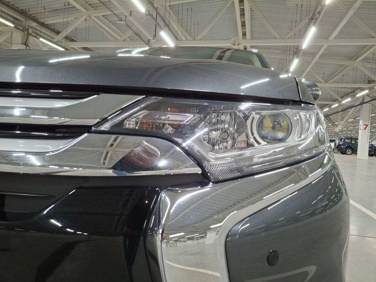 Mitsubishi Outlander с пробегом — 2016 год. Фото: #15