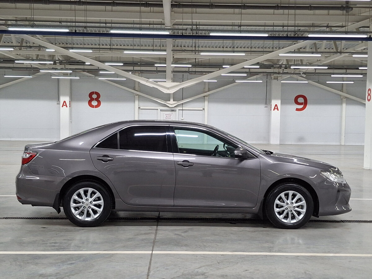 Toyota Camry с пробегом — 2016 год. Фото: #3