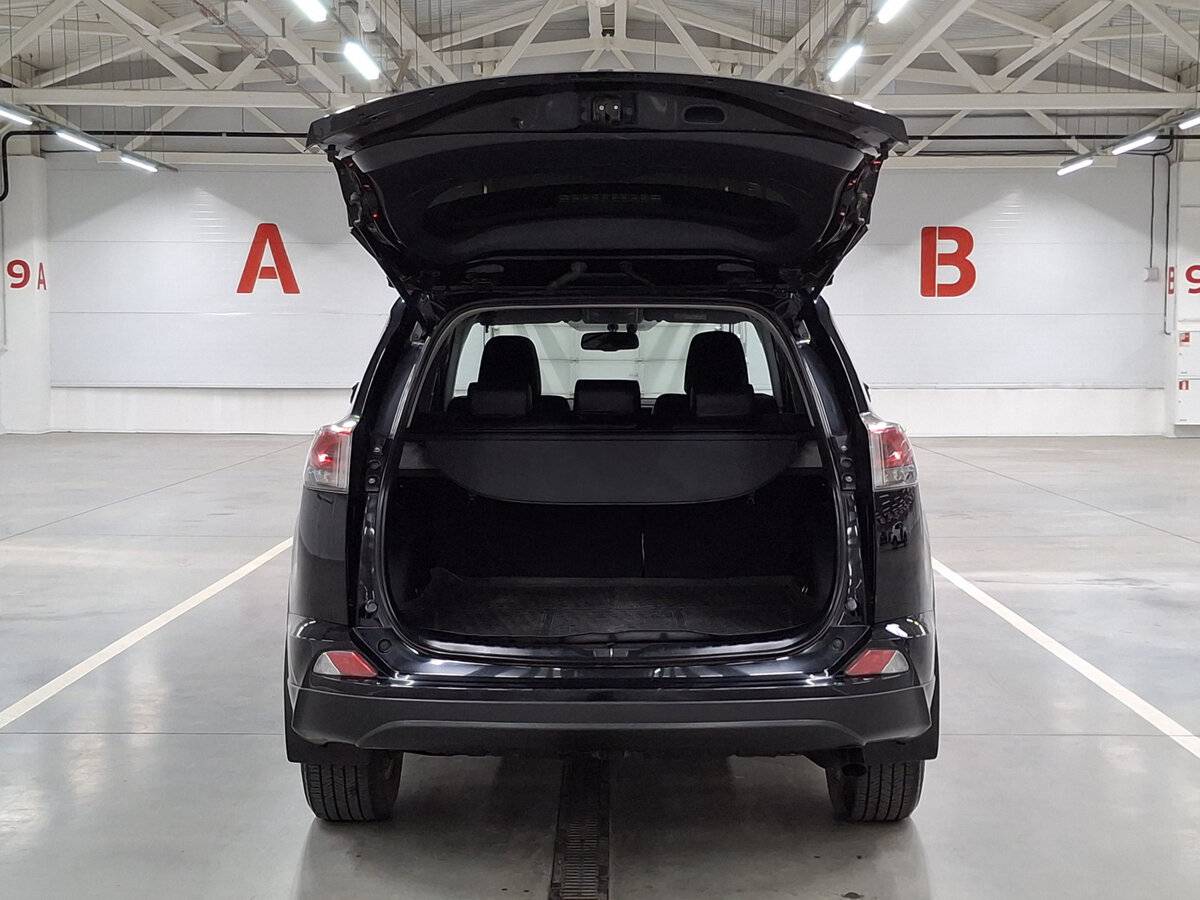 Toyota RAV4 с пробегом — 2019 год. Фото: #9