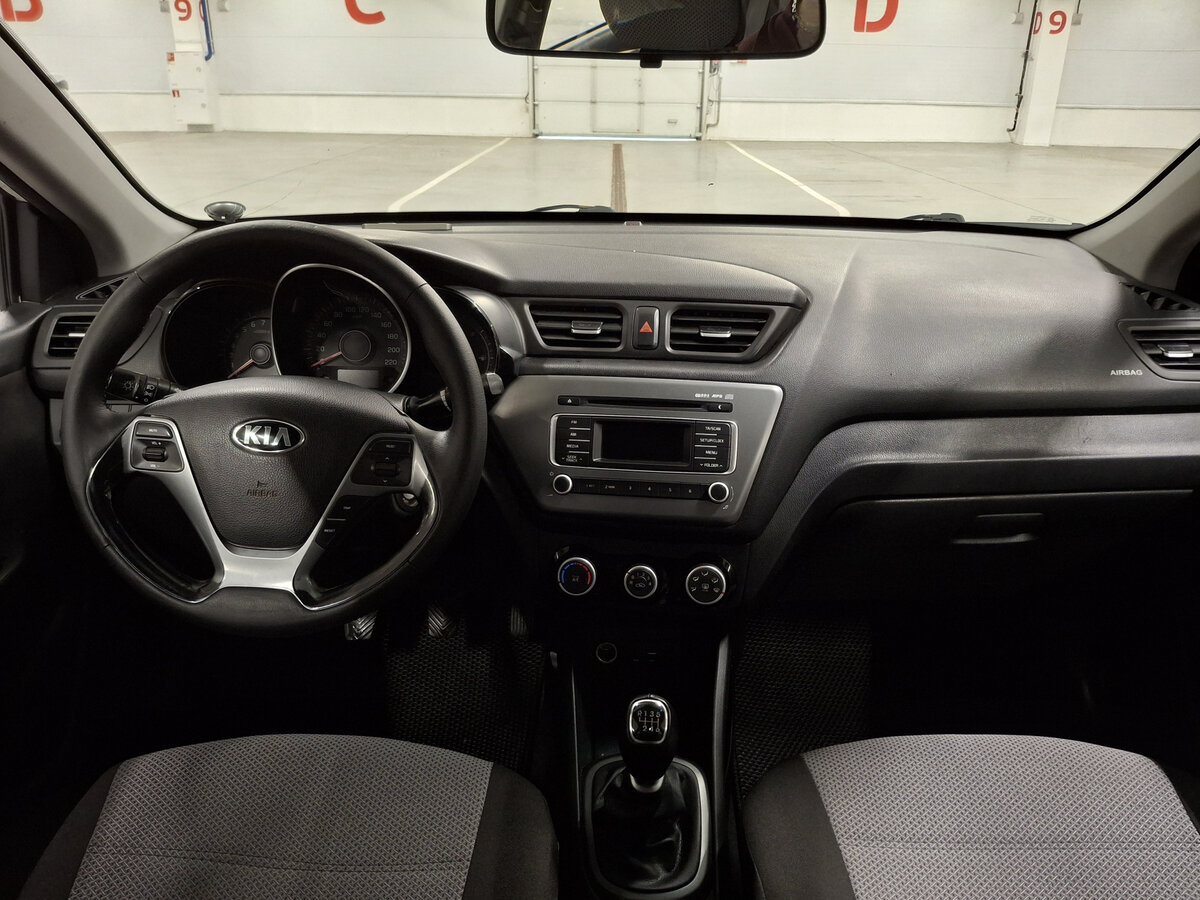 Kia Rio с пробегом — 2015 год. Фото: #12