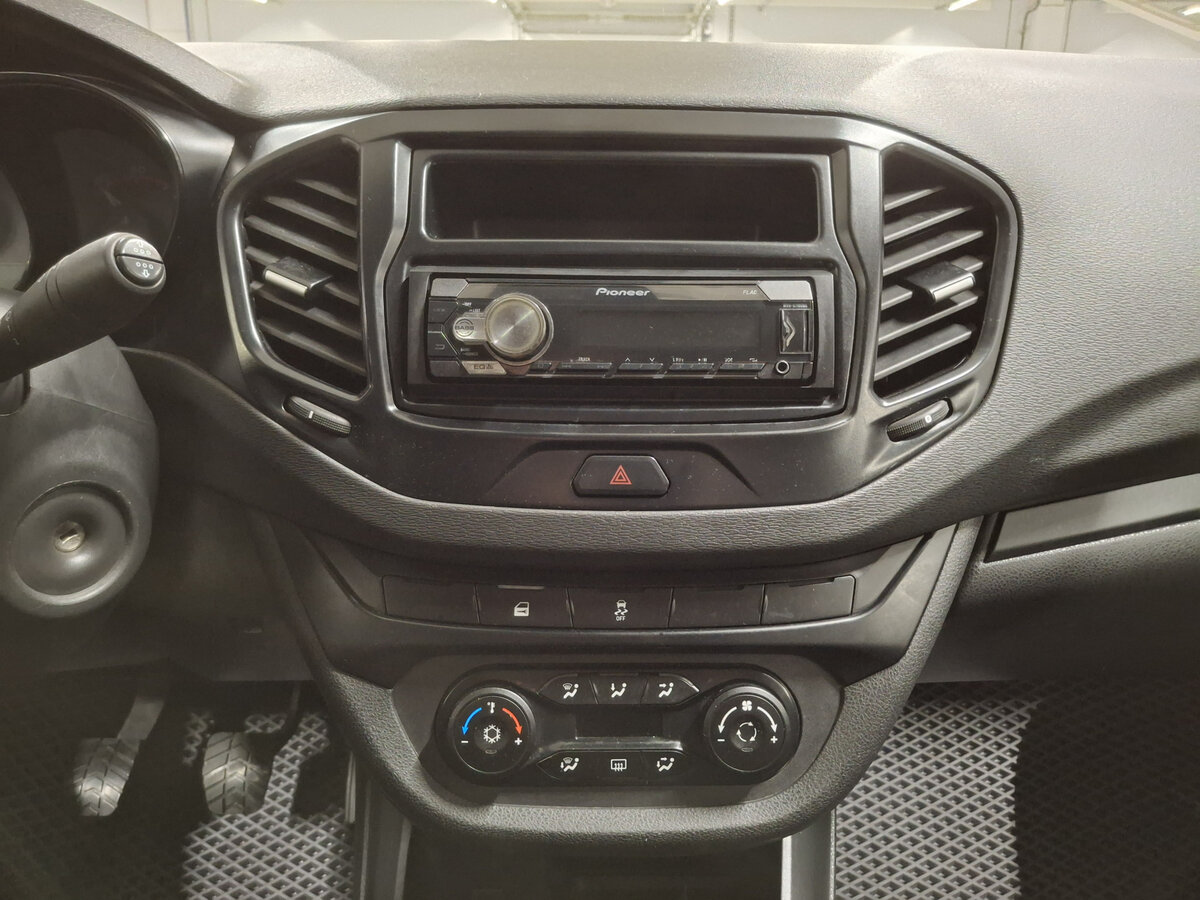 Lada (ВАЗ) Vesta с пробегом — 2019 год. Фото: #14