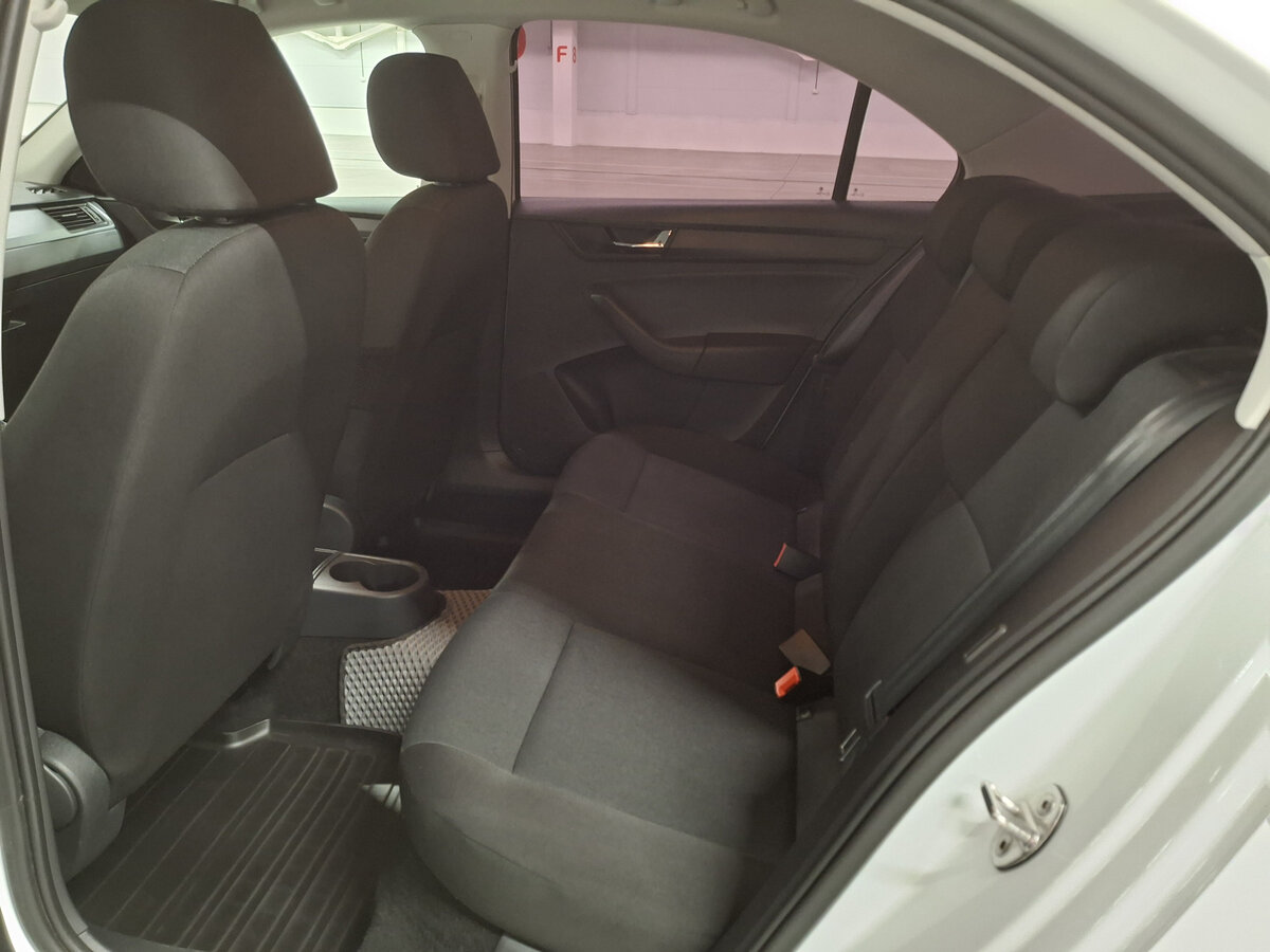 Skoda Rapid с пробегом — 2019 год. Фото: #11