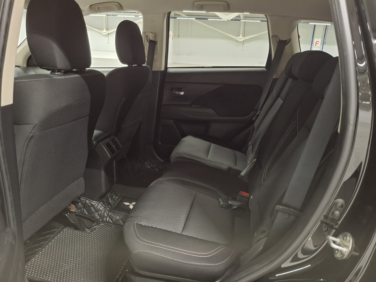 Mitsubishi Outlander с пробегом — 2020 год. Фото: #11