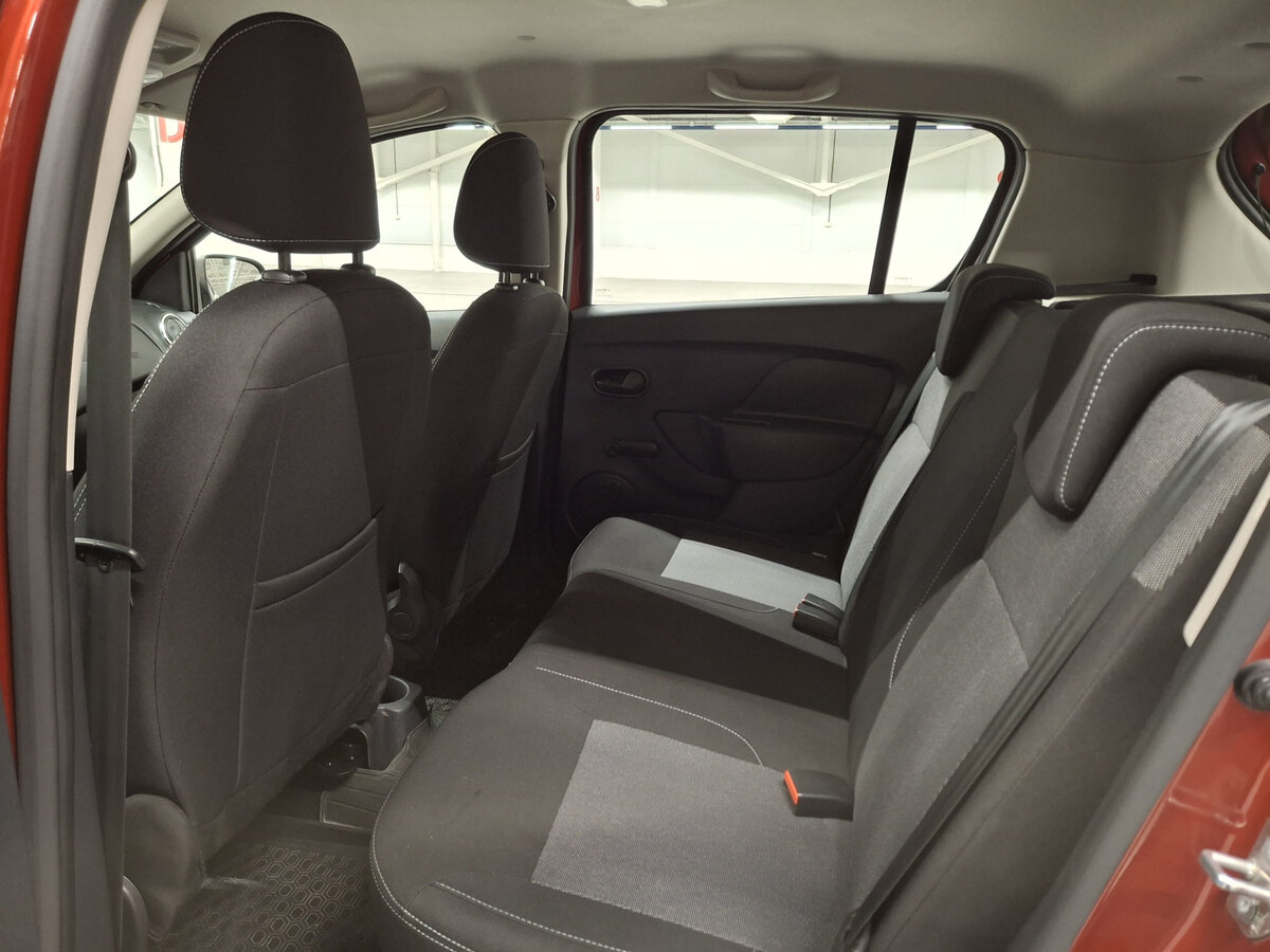 Renault Sandero с пробегом — 2021 год. Фото: #11