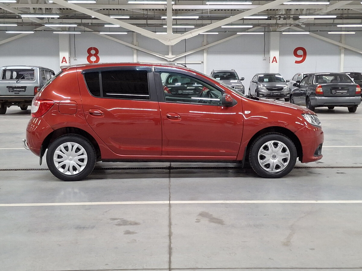 Renault Sandero с пробегом — 2017 год. Фото: #3