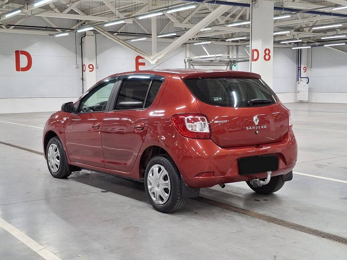 Renault Sandero с пробегом — 2017 год. Фото: #6