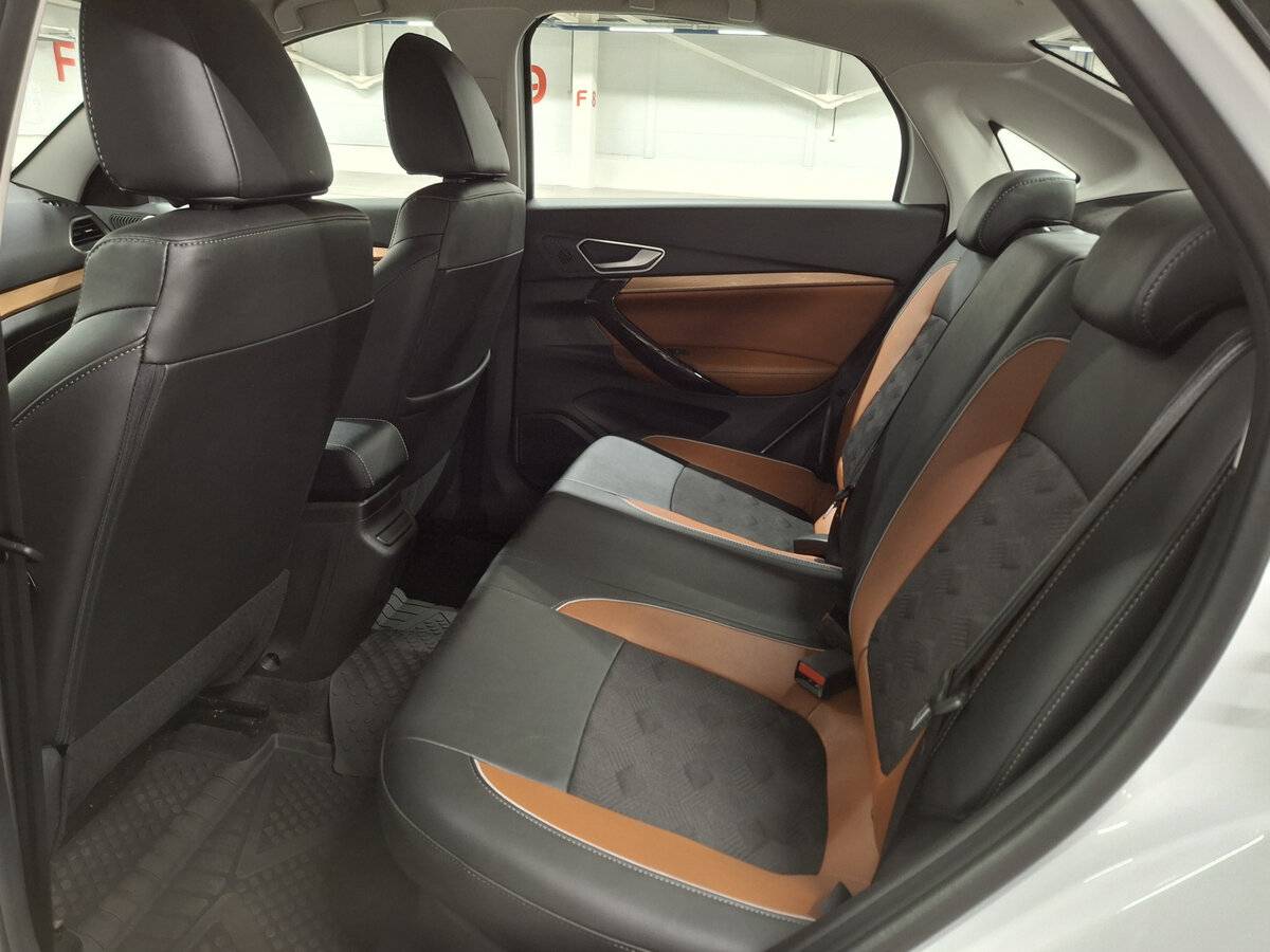 Lada (ВАЗ) Vesta с пробегом — 2024 год. Фото: #11