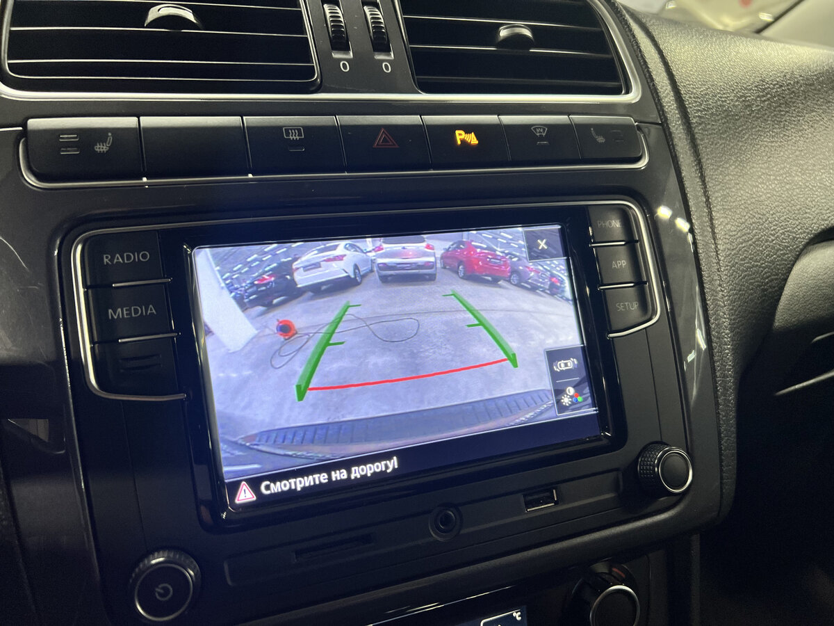 Volkswagen Polo с пробегом — 2018 год. Фото: #19