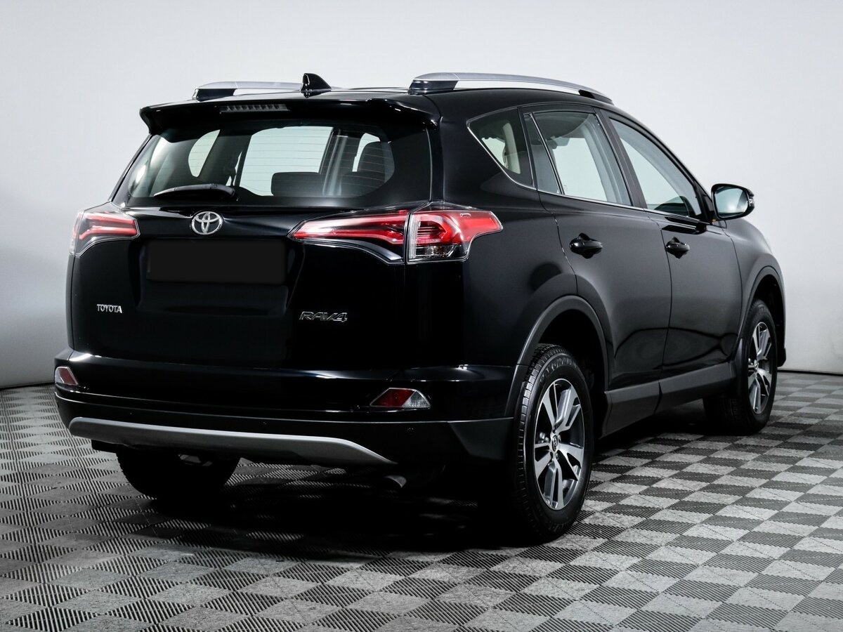 Toyota RAV4 с пробегом — 2018 год. Фото: #4