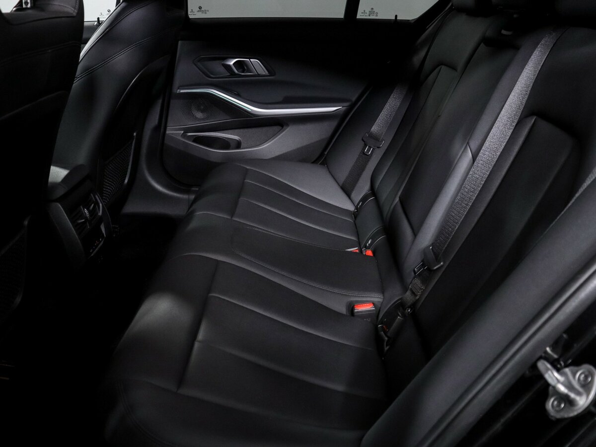 BMW 3 серии с пробегом — 2021 год. Фото: #7